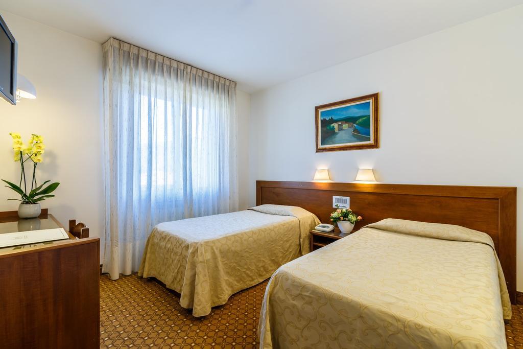 Standard Single Room,706010584:JPEG