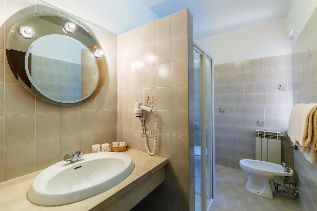 Standard Triple Room,109931661:JPEG